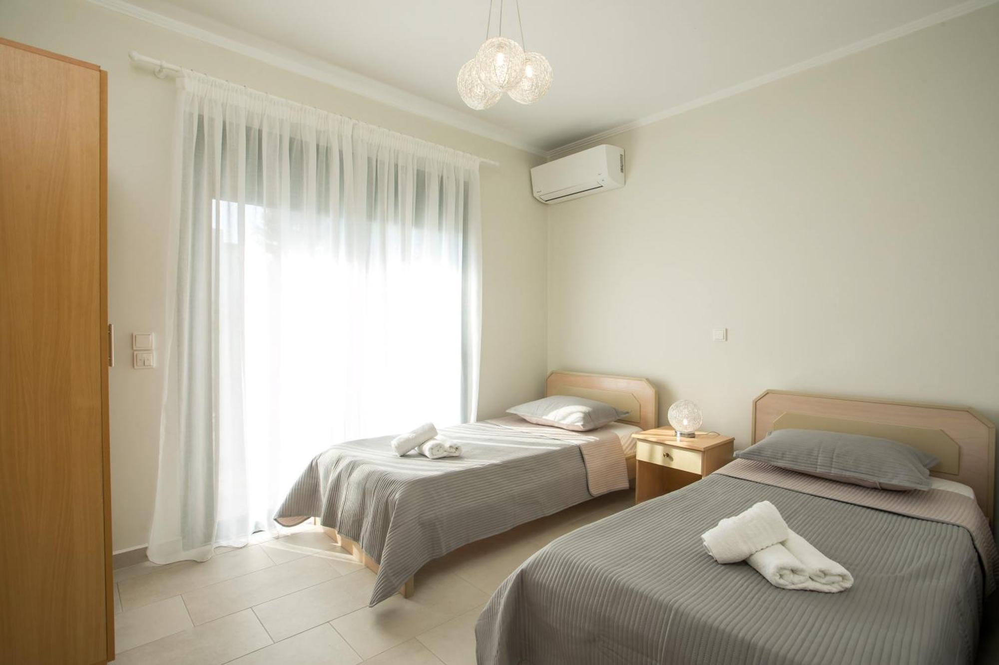 Beachfront Villa Rhodes Seashell เกนนาดี ภายนอก รูปภาพ