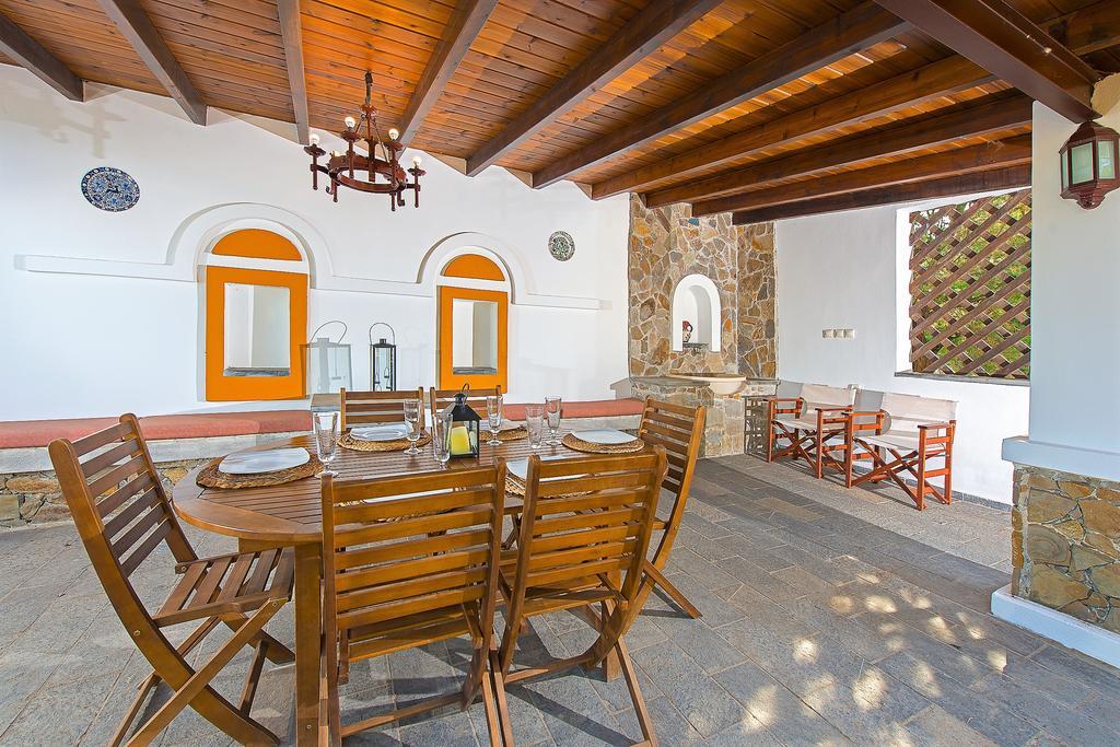 Beachfront Villa Rhodes Seashell เกนนาดี ภายนอก รูปภาพ
