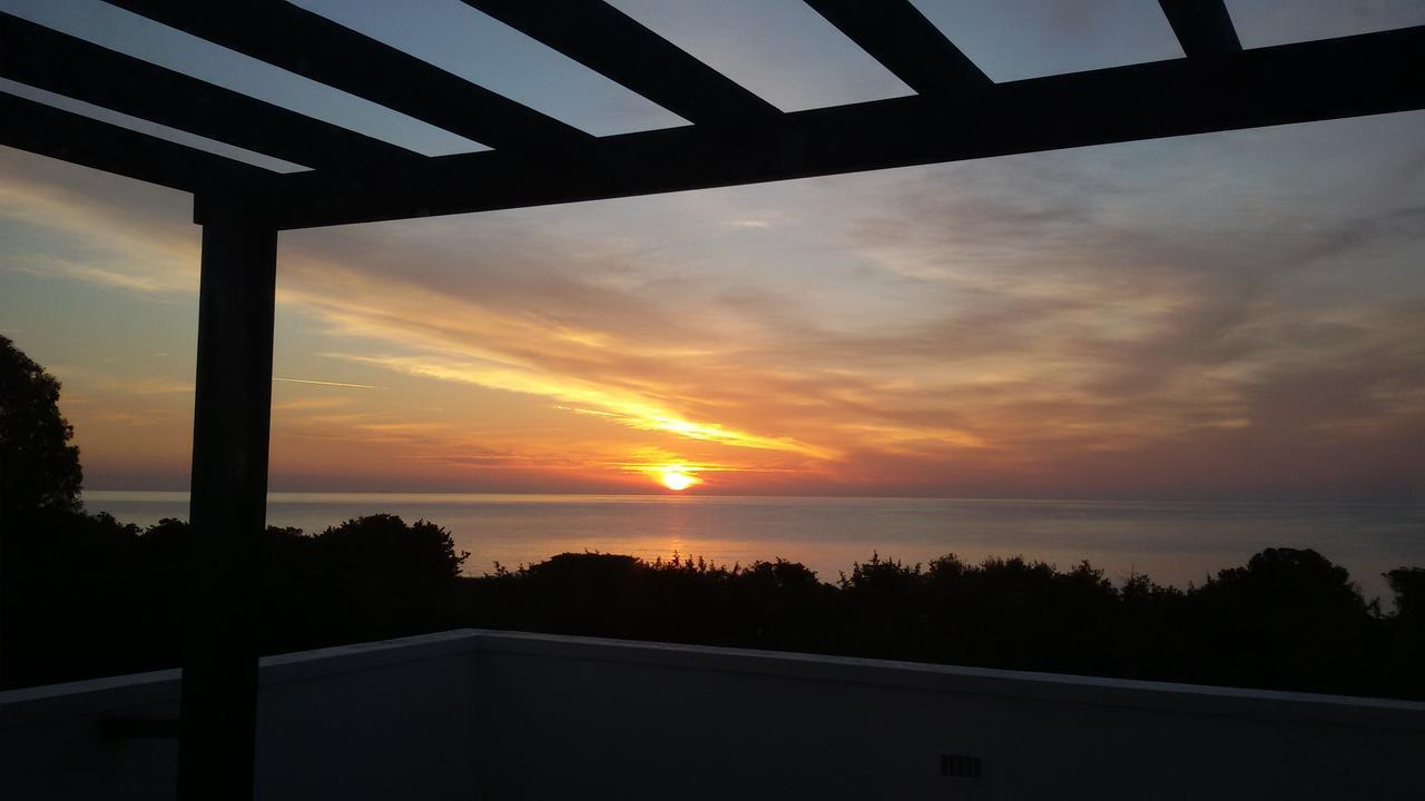 Beachfront Villa Rhodes Seashell เกนนาดี ภายนอก รูปภาพ